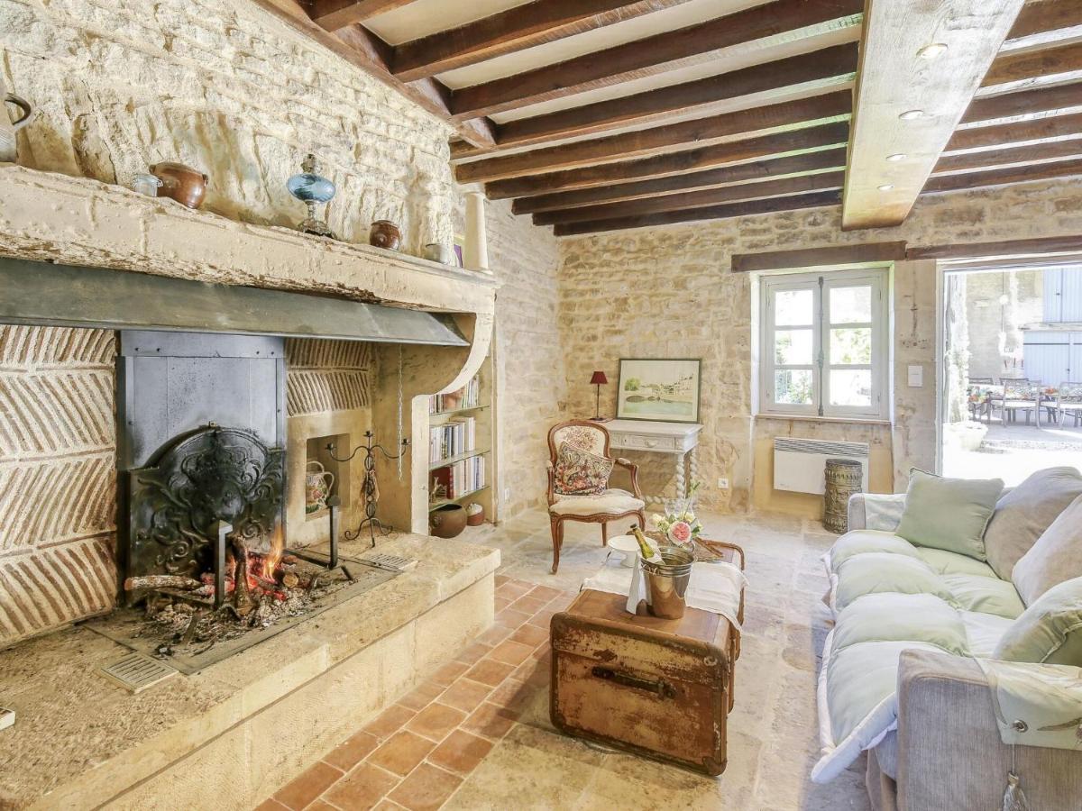Burgundian Farmhouse In Talon With Fireplace Exterior photo