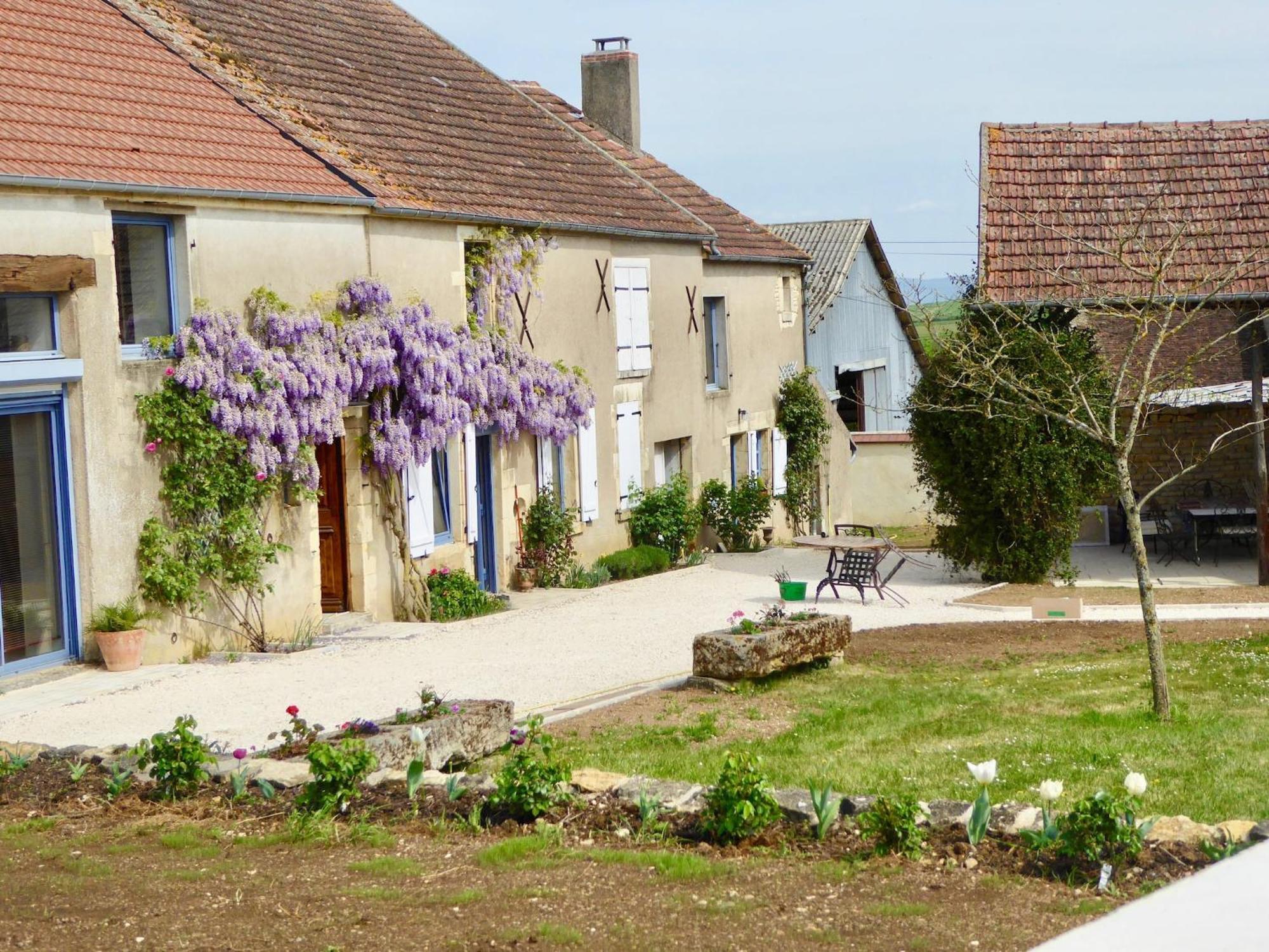 Burgundian Farmhouse In Talon With Fireplace Exterior photo